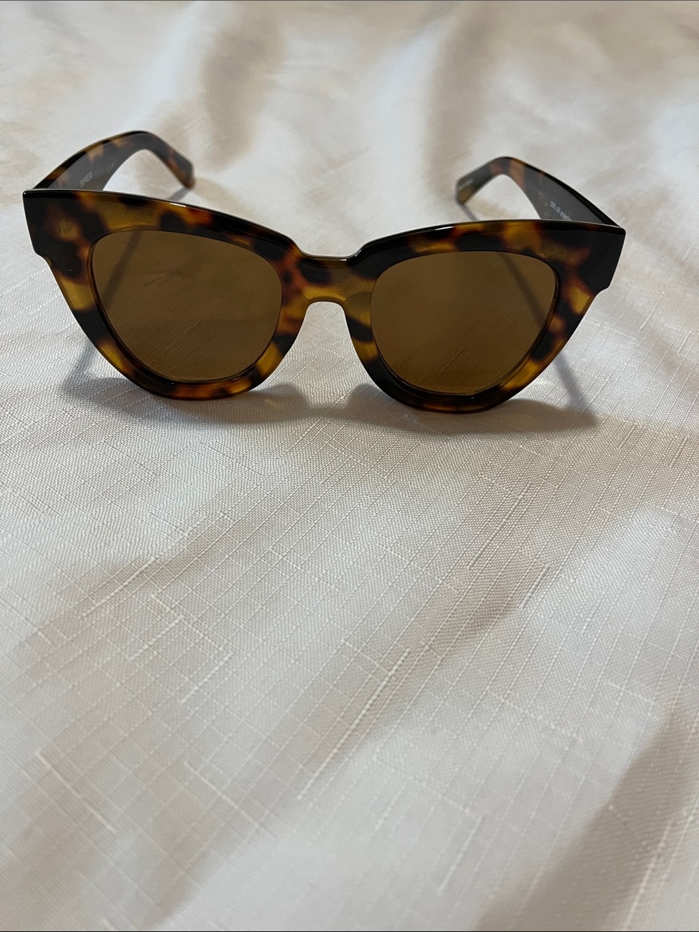 Express Tortoiseshell Cat-Eye Women's Sunglasses - Brown Lenses